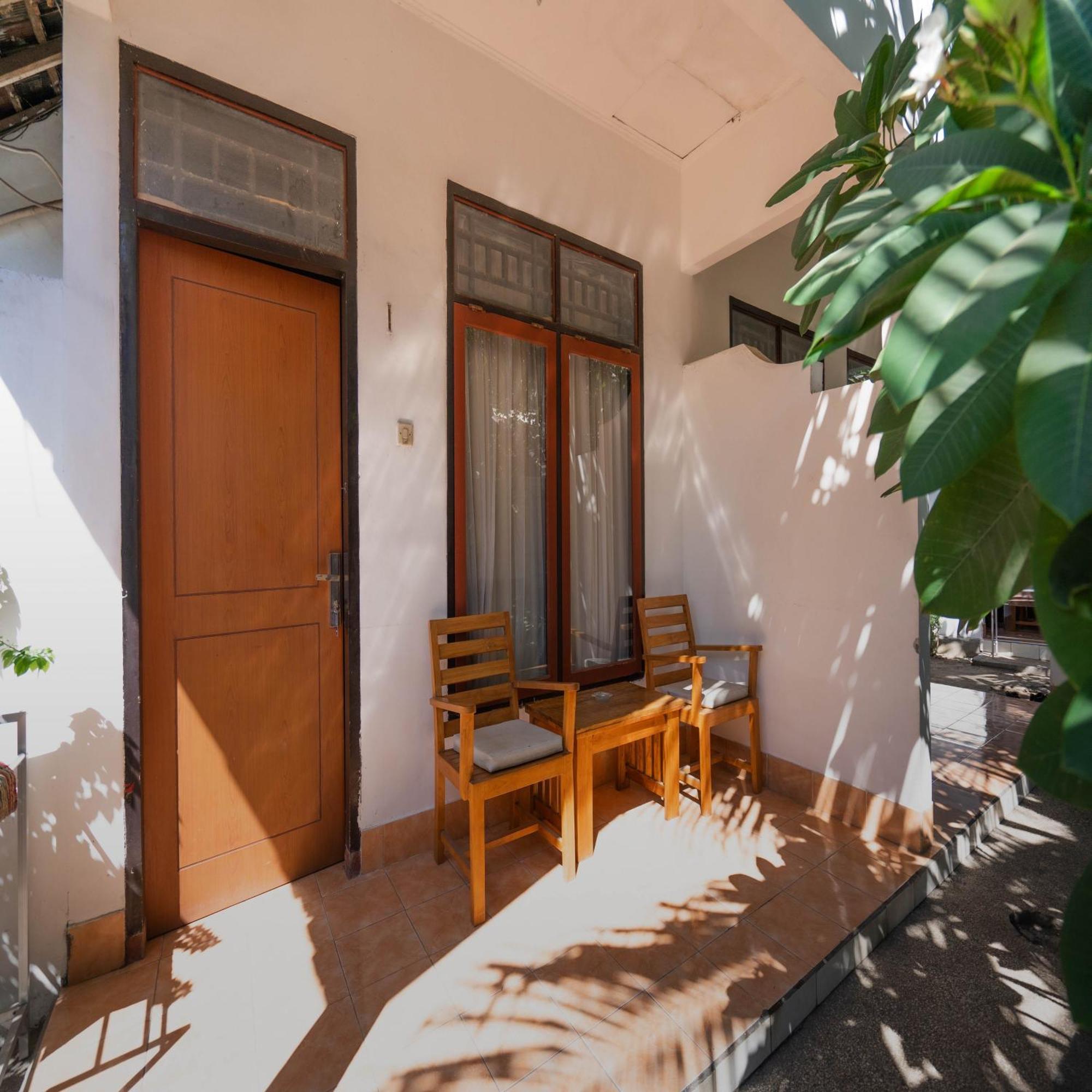 Hotel Reddoorz At Ocean 2 Gili Trawangan Exterior foto