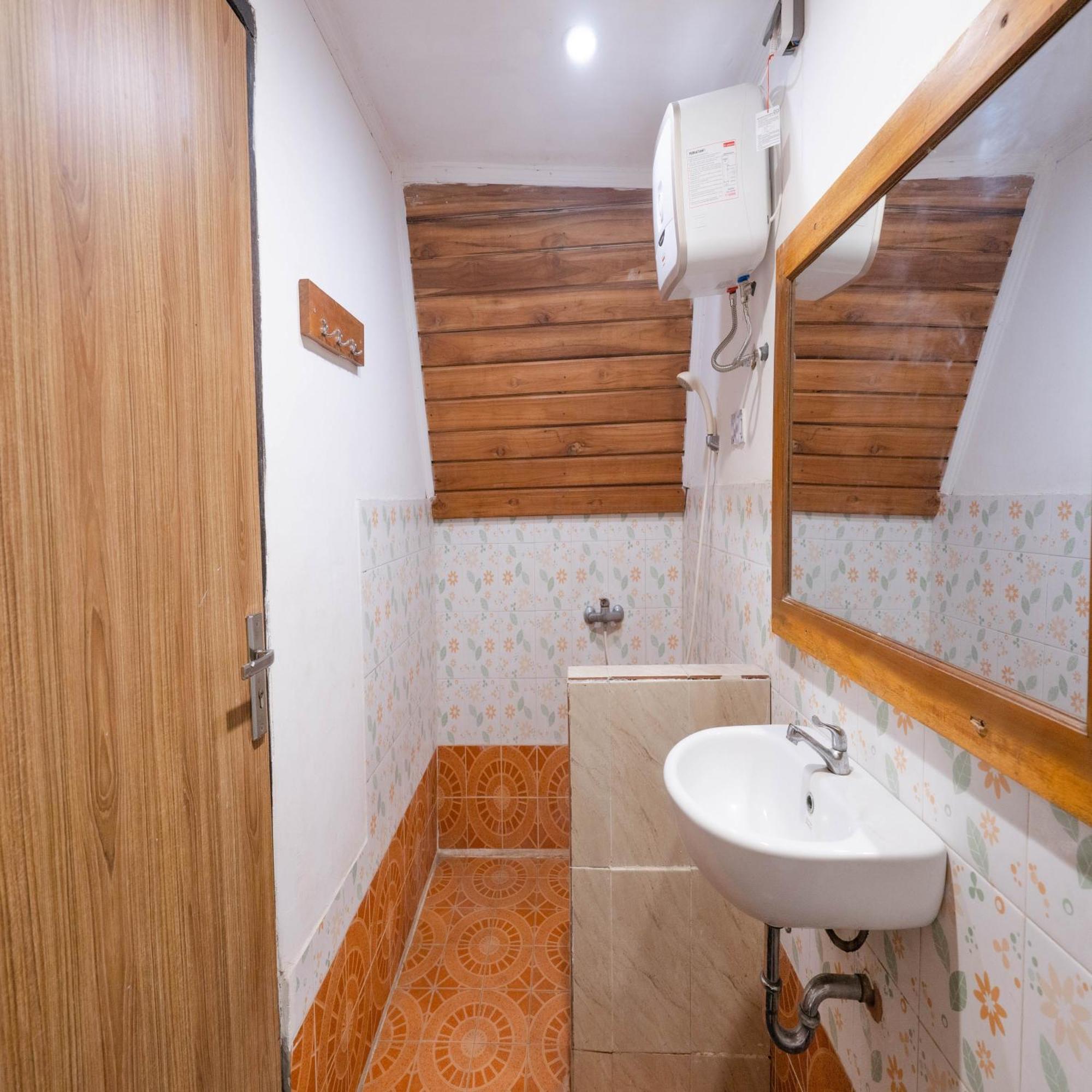 Hotel Reddoorz At Ocean 2 Gili Trawangan Exterior foto